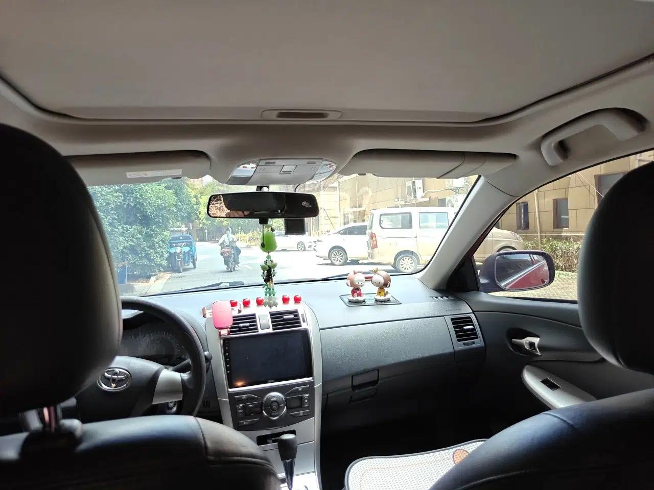 Toyota Corolla 2013 Special Edition 1.6L Automatic GL Cool Model — миниатюра 18