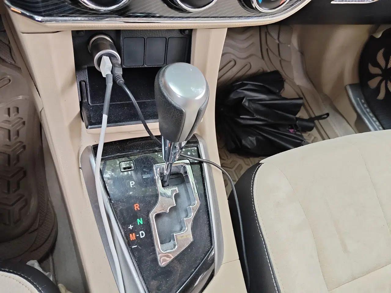 Toyota Corolla 2014 1.6L CVT GL-i — миниатюра 14