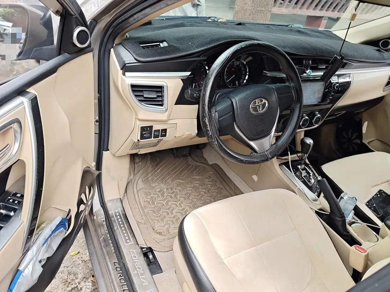 Toyota Corolla 2014 1.6L CVT GL-i — миниатюра 16