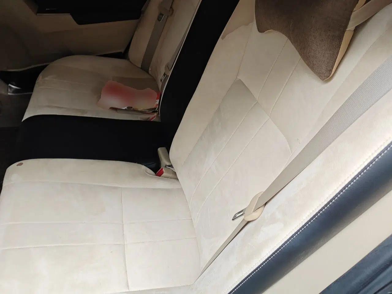 Toyota Corolla 2014 1.6L CVT GL-i — миниатюра 17