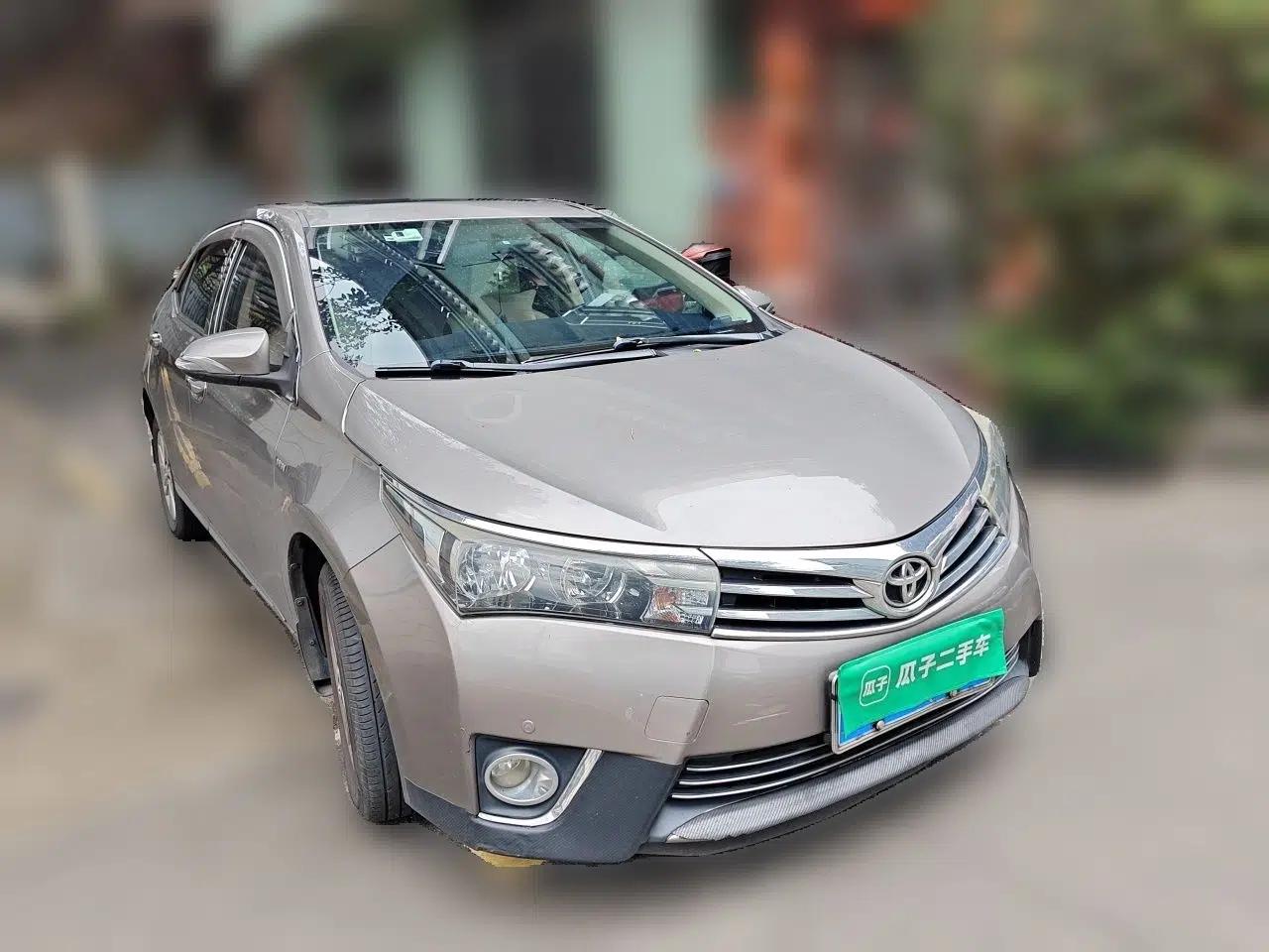 Toyota Corolla 2014 1.6L CVT GL-i — миниатюра 3