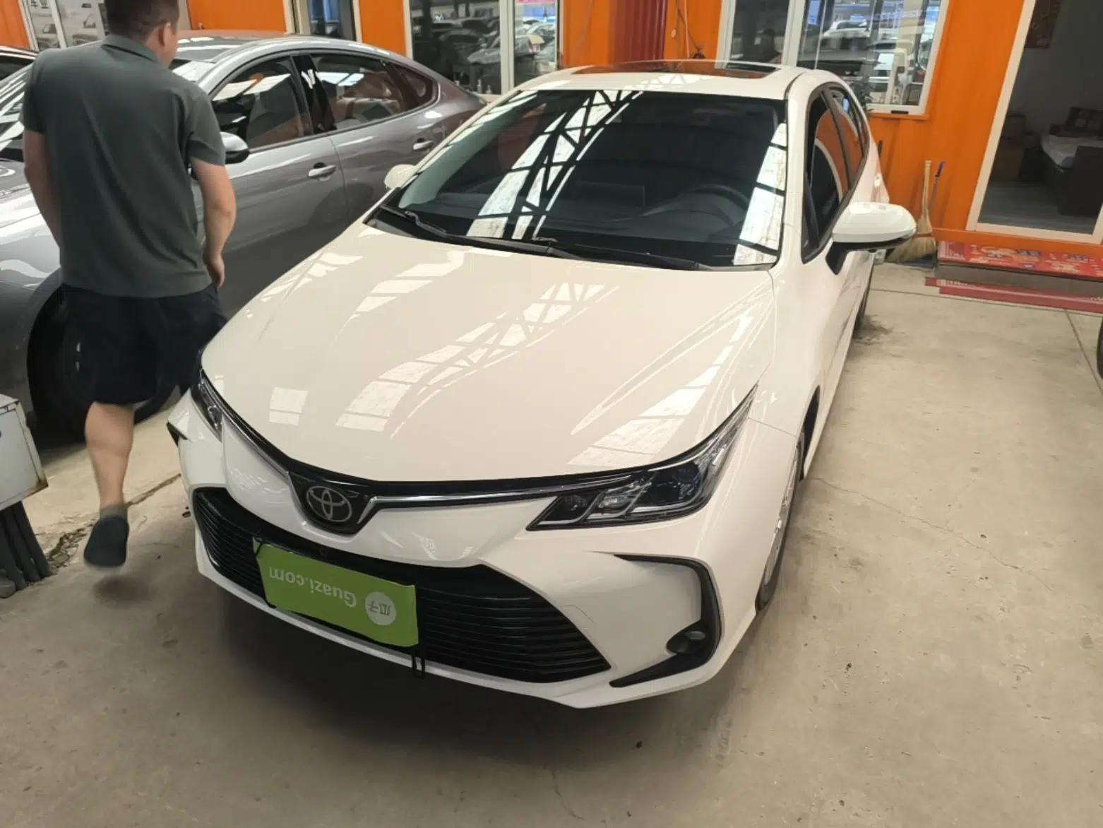Toyota Corolla 2021 1.2T S-CVT Elite Edition — миниатюра 1