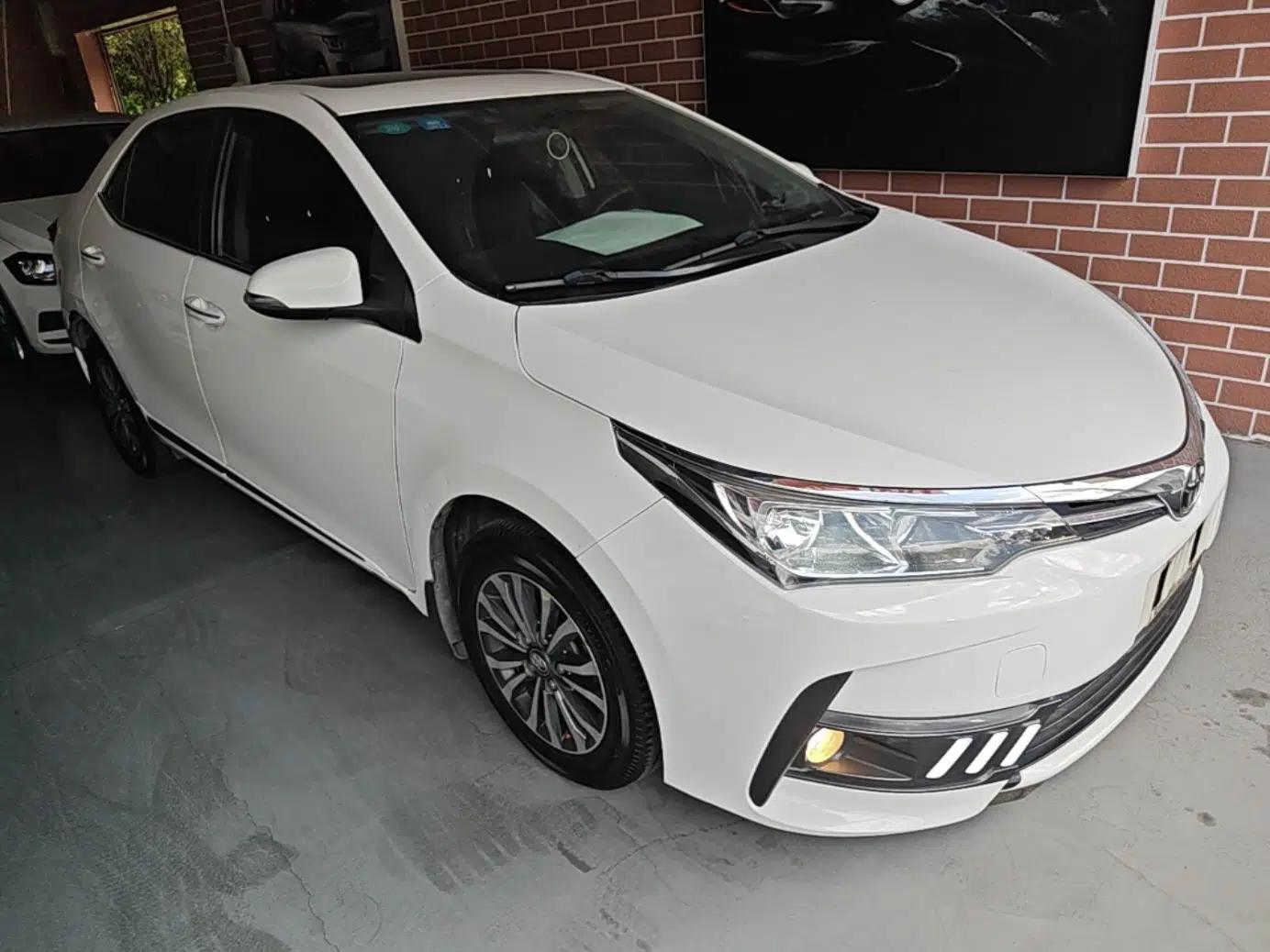 Toyota Corolla 2017 Revised Version 1.2T S-CVT GL-i — миниатюра 3