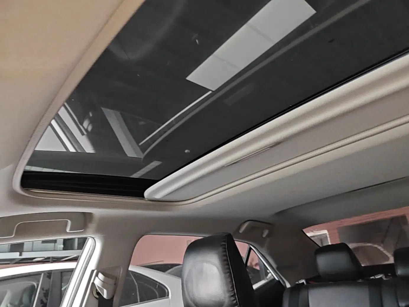 Toyota Corolla 2017 Revised Version 1.2T S-CVT GL-i — миниатюра 21