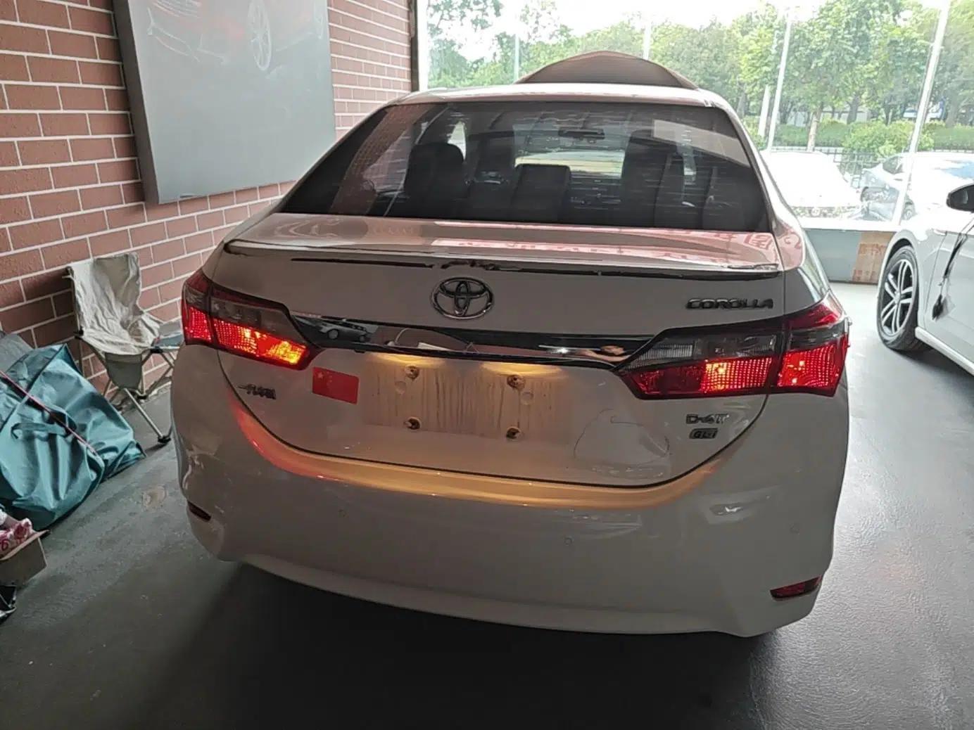 Toyota Corolla 2017 Revised Version 1.2T S-CVT GL-i — миниатюра 5