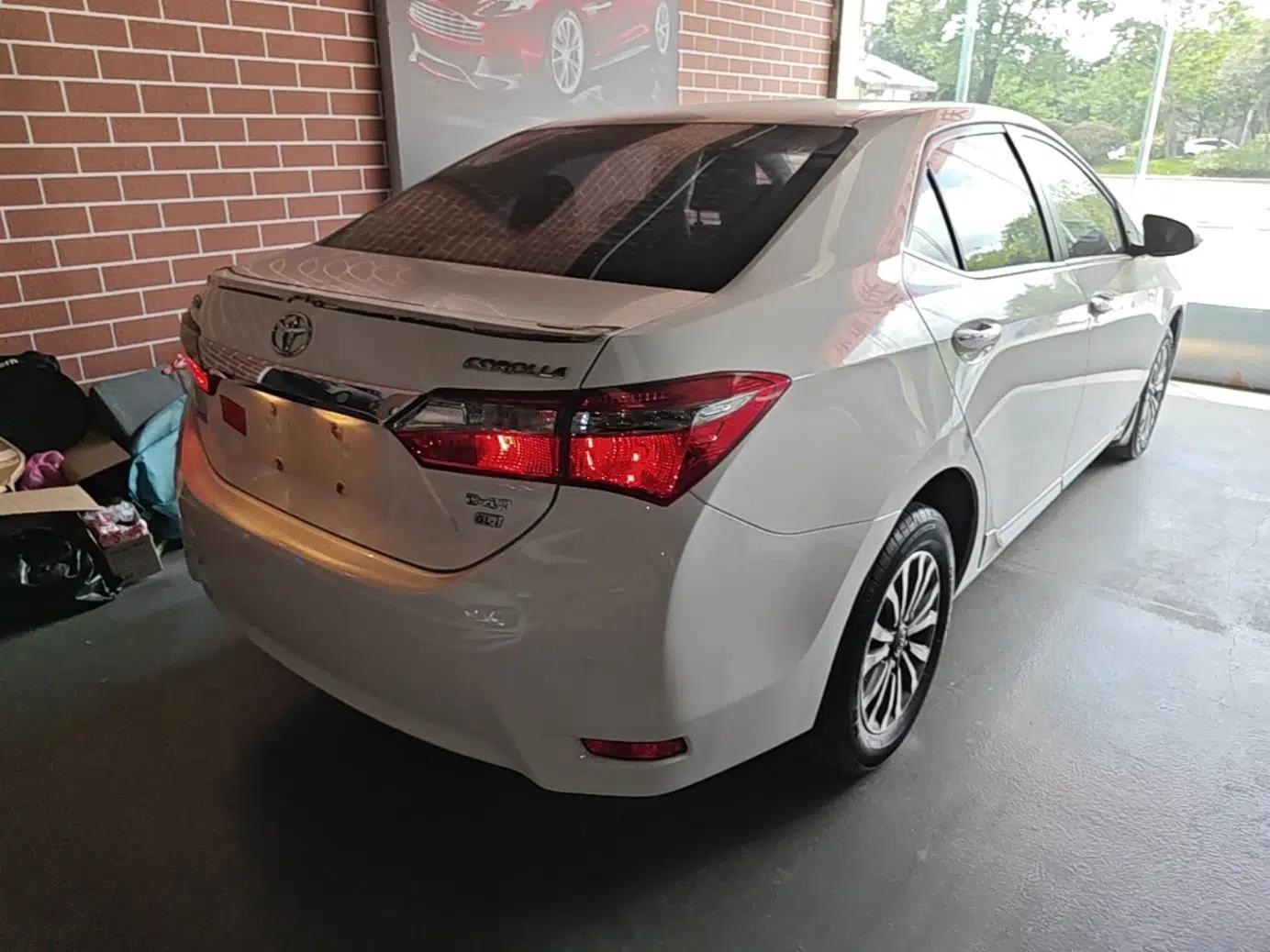 Toyota Corolla 2017 Revised Version 1.2T S-CVT GL-i — миниатюра 6