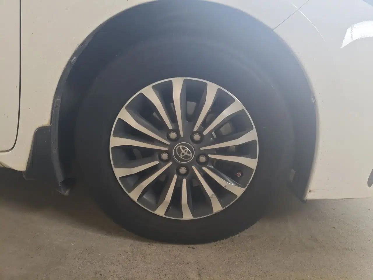 Toyota Corolla 2017 Revised Version 1.2T S-CVT GL-i — миниатюра 8