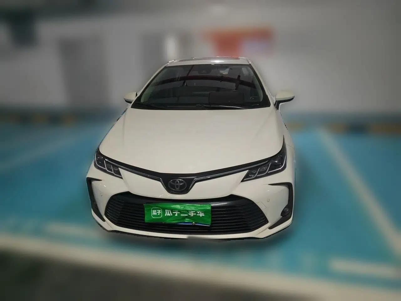 Toyota Corolla 2019 1.2T S-CVT GL-i Luxury Edition — миниатюра 2