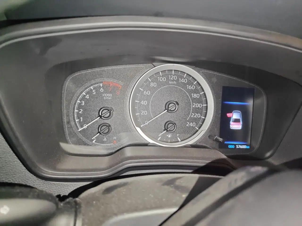 Toyota Corolla 2019 1.2T S-CVT GL-i Luxury Edition — миниатюра 11