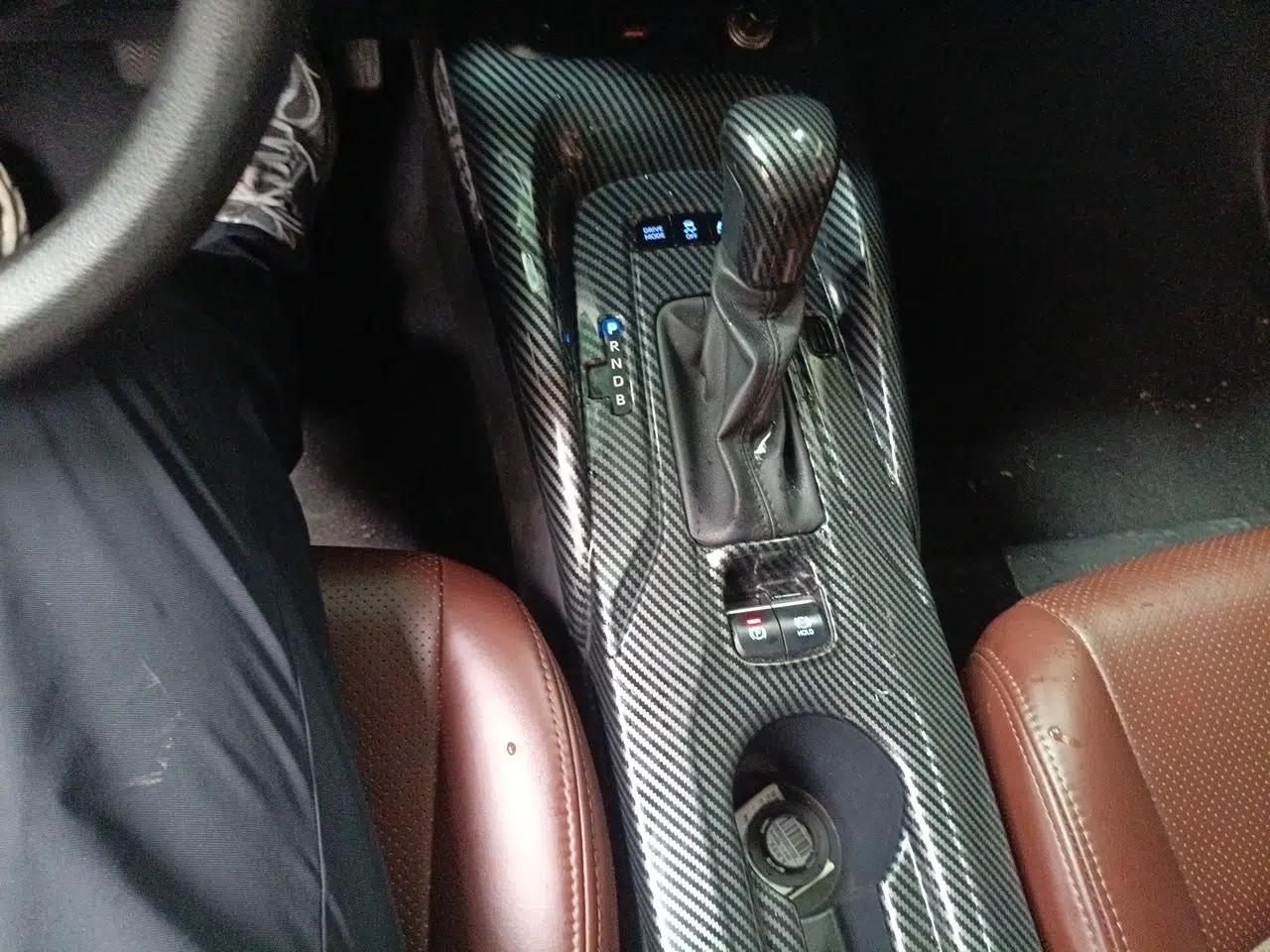 Toyota Corolla 2021 Dual-Engine 1.8L E-CVT Pioneer Edition — миниатюра 14