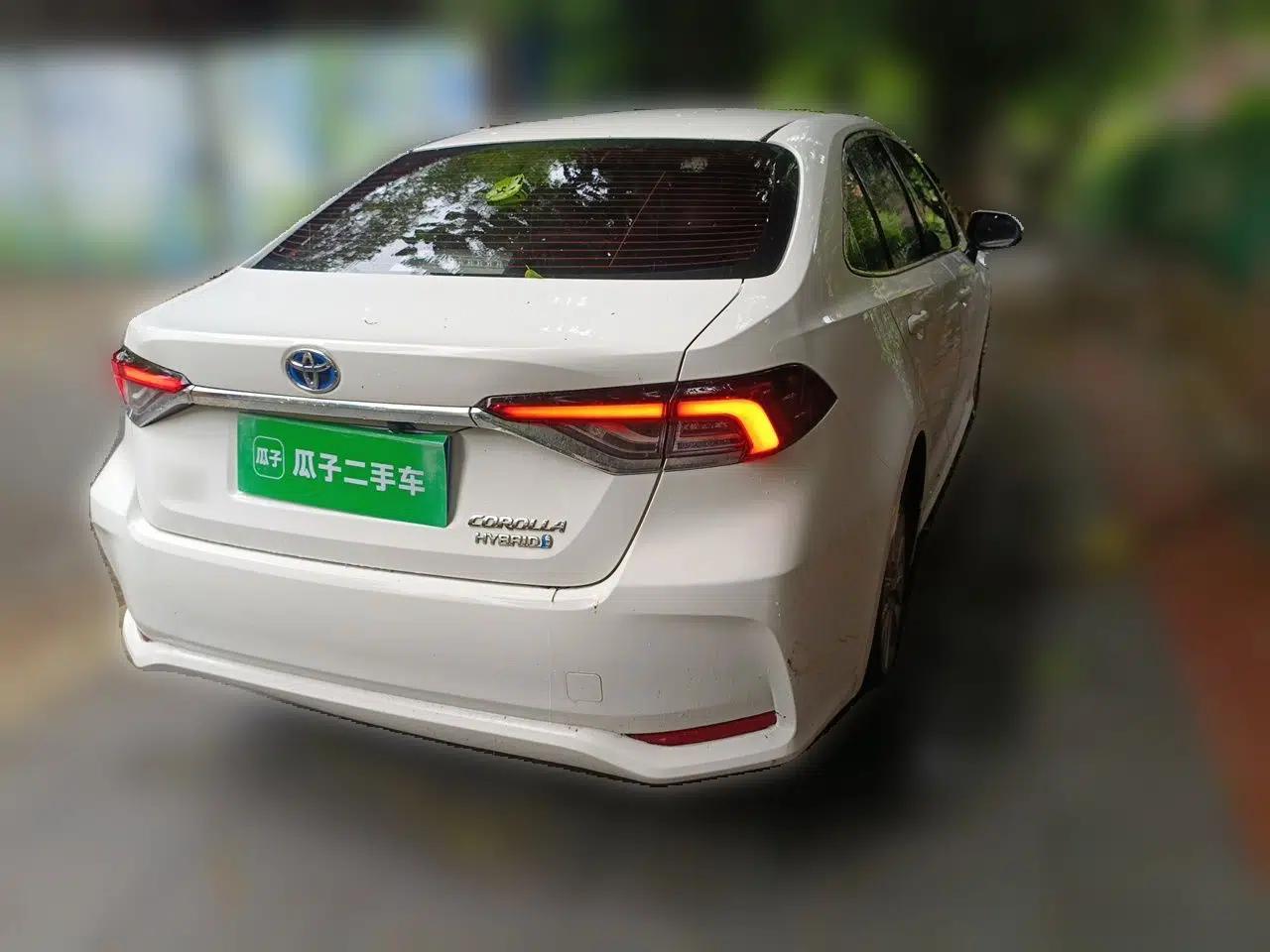 Toyota Corolla 2021 Dual-Engine 1.8L E-CVT Pioneer Edition — миниатюра 6