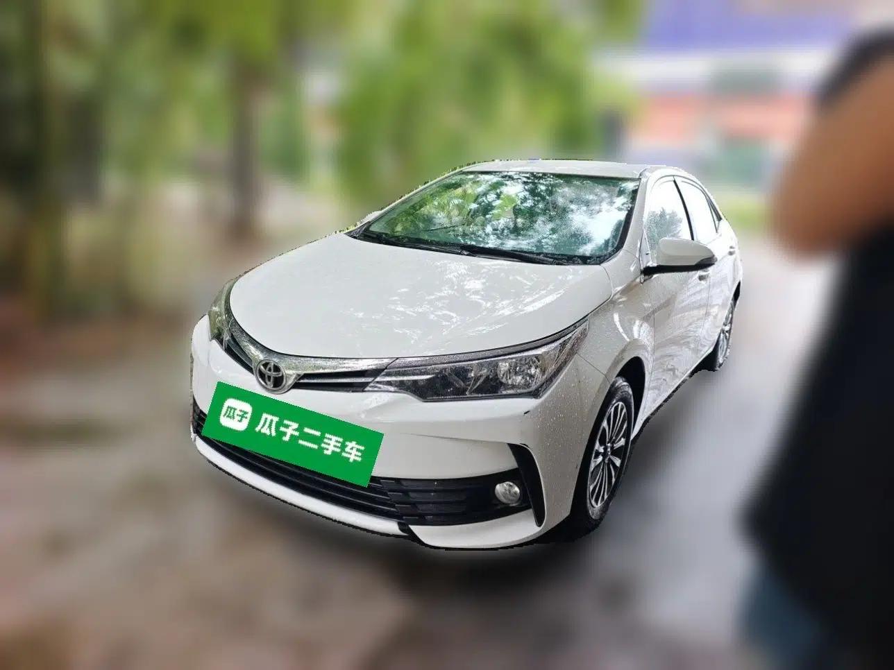 Toyota Corolla 2017 Revised Version 1.2T S-CVT GL — миниатюра 1