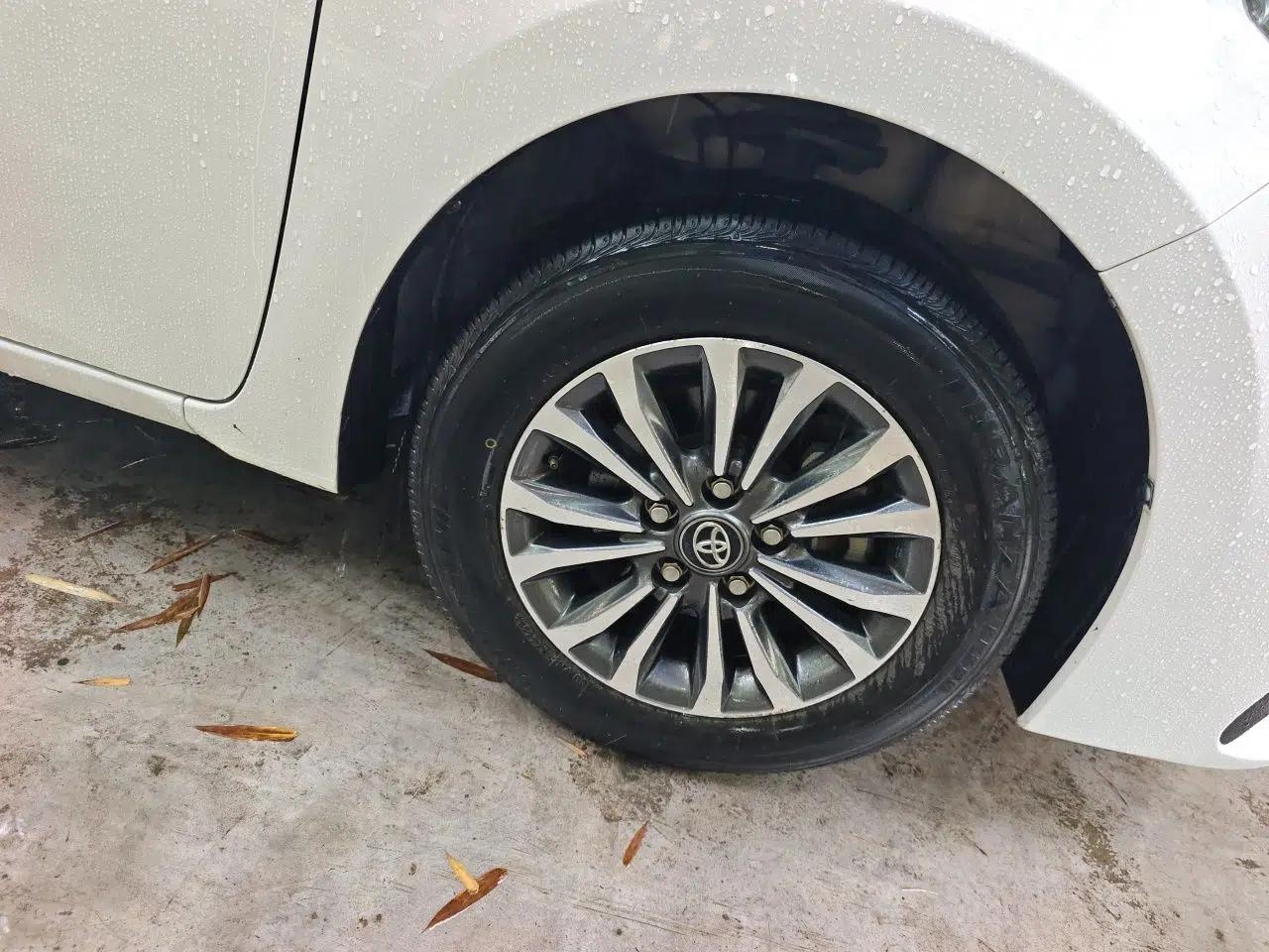 Toyota Corolla 2017 Revised Version 1.2T S-CVT GL — миниатюра 8