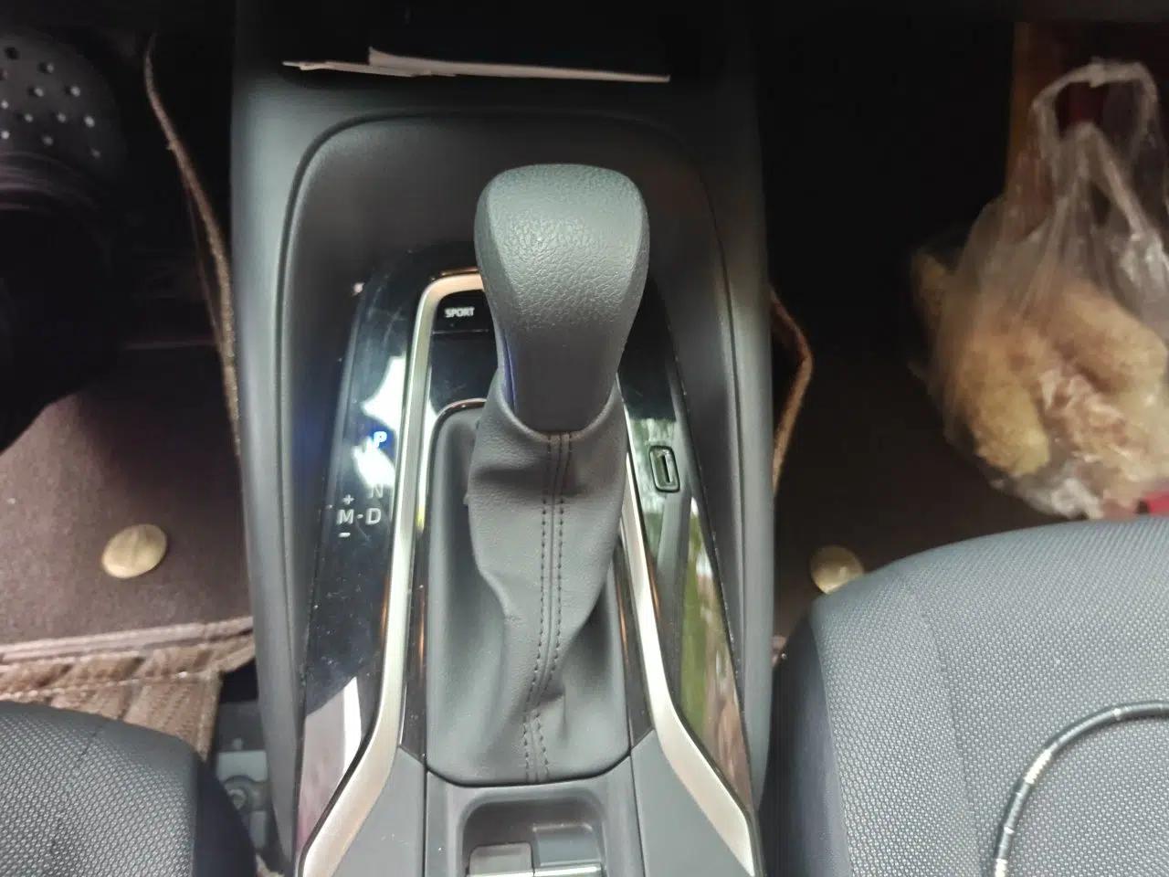 Toyota Corolla 2021 1.2T S-CVT Pioneer Edition — миниатюра 11