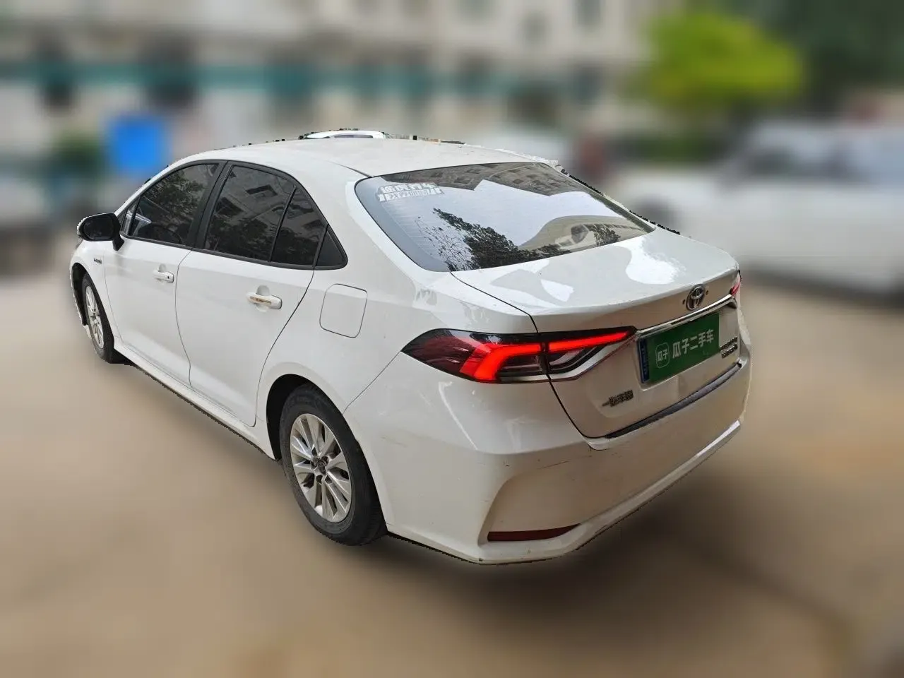 Toyota Corolla 2023 1.8L Smart Electric Hybrid Dual-Motor Pioneer Edition — миниатюра 4