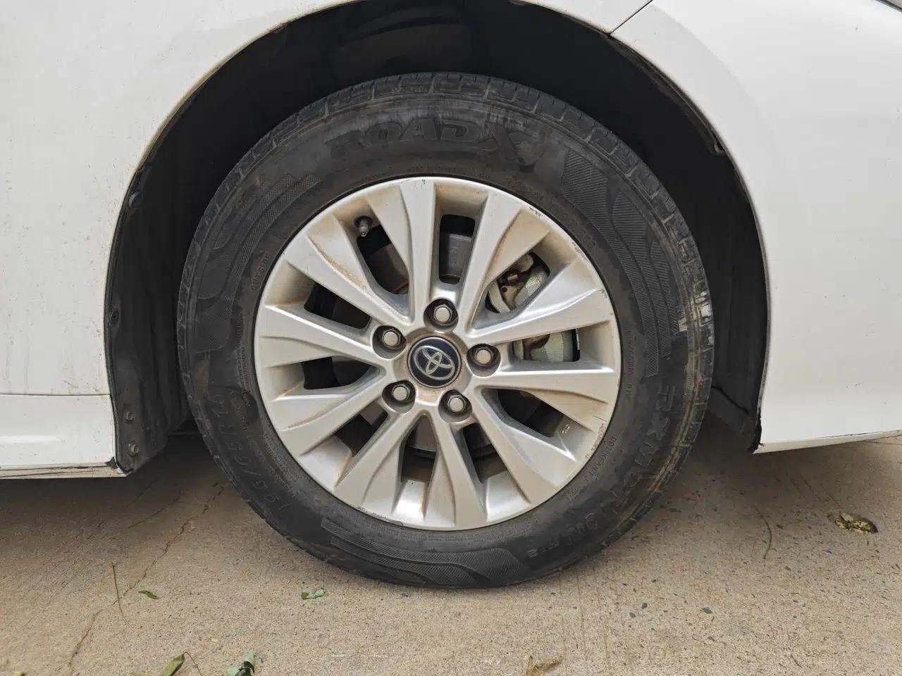 Toyota Corolla 2023 1.8L Smart Electric Hybrid Dual-Motor Pioneer Edition — миниатюра 8