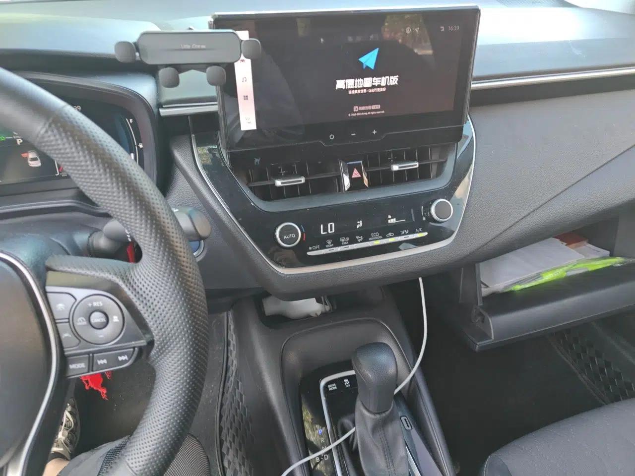 Toyota Corolla 2023 1.8L Smart Electric Hybrid Dual-Motor Elite Edition — миниатюра 13