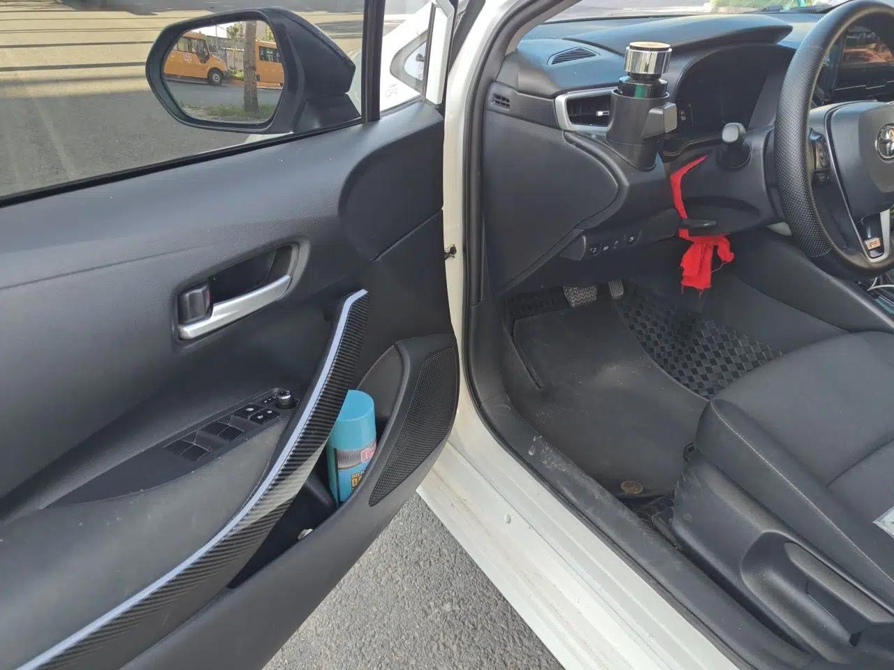 Toyota Corolla 2023 1.8L Smart Electric Hybrid Dual-Motor Elite Edition — миниатюра 16