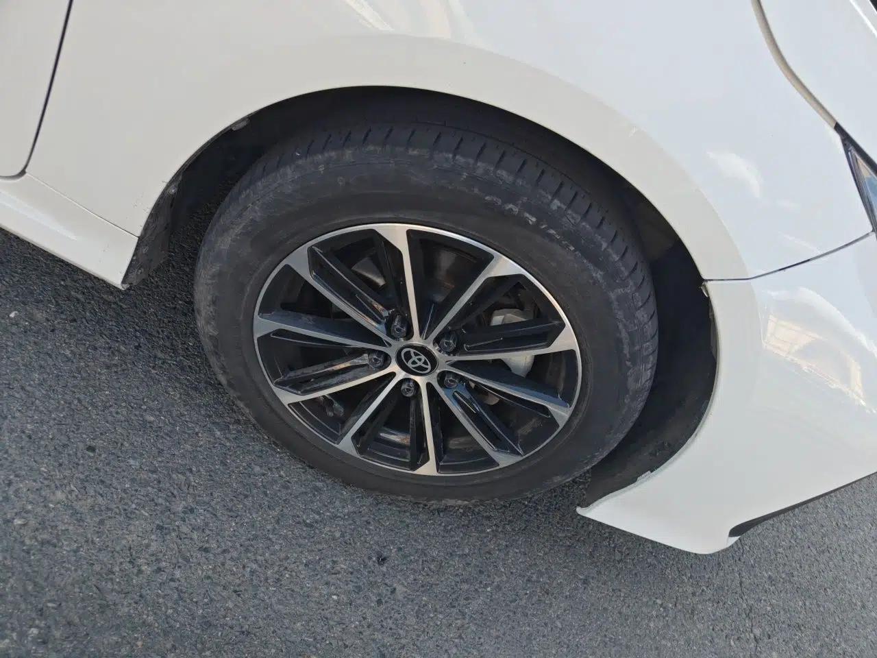 Toyota Corolla 2023 1.8L Smart Electric Hybrid Dual-Motor Elite Edition — миниатюра 8