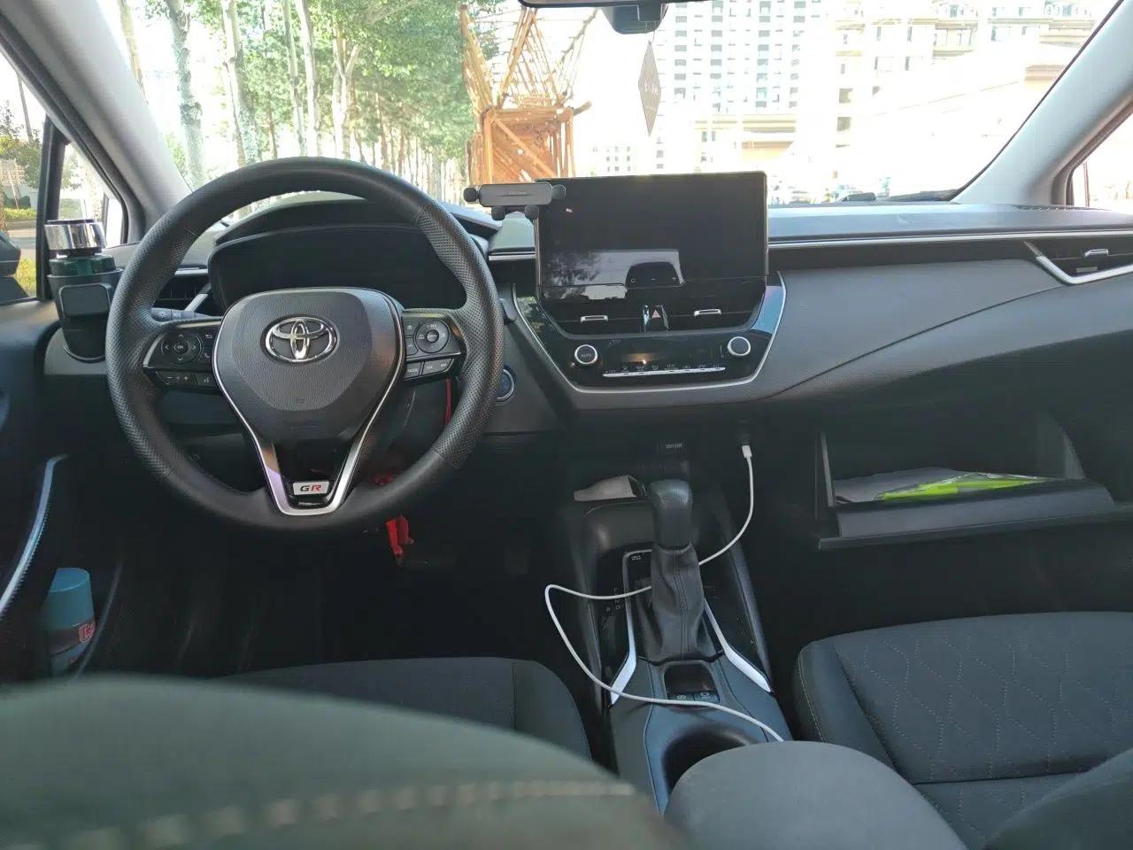 Toyota Corolla 2023 1.8L Smart Electric Hybrid Dual-Motor Elite Edition — миниатюра 9