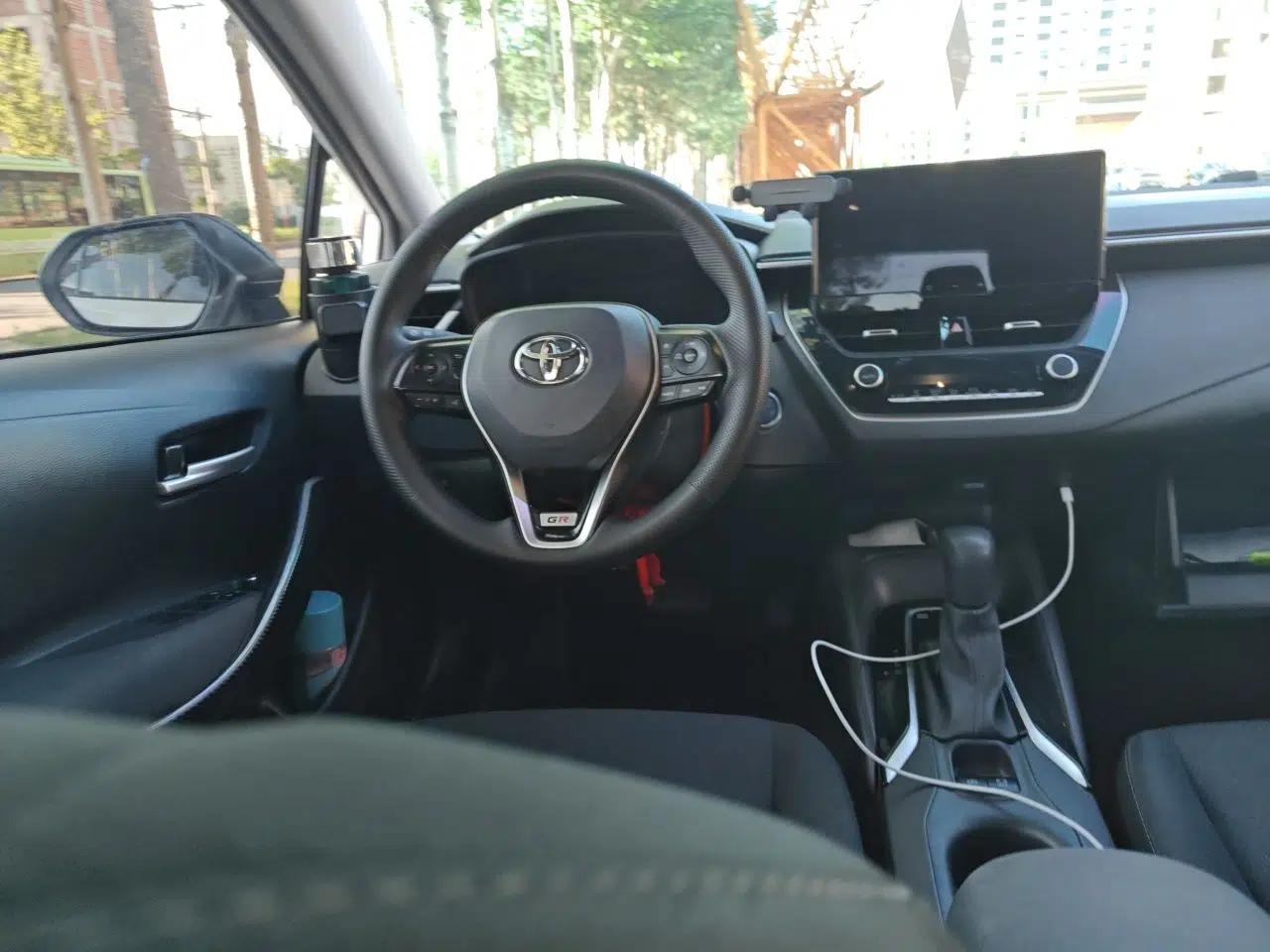 Toyota Corolla 2023 1.8L Smart Electric Hybrid Dual-Motor Elite Edition — миниатюра 10