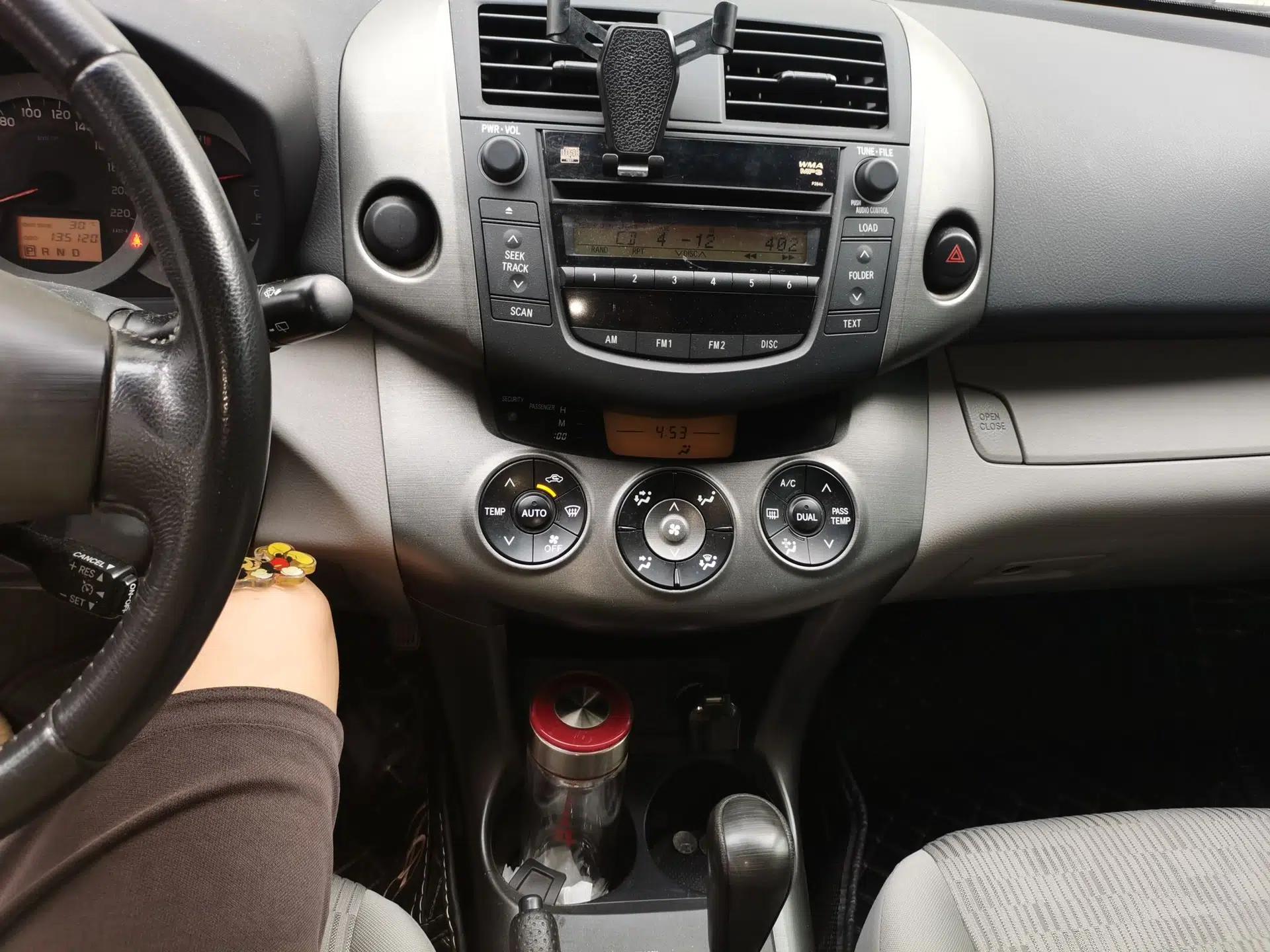 Toyota RAV4 2009 2.0L Automatic Luxury Edition — миниатюра 13