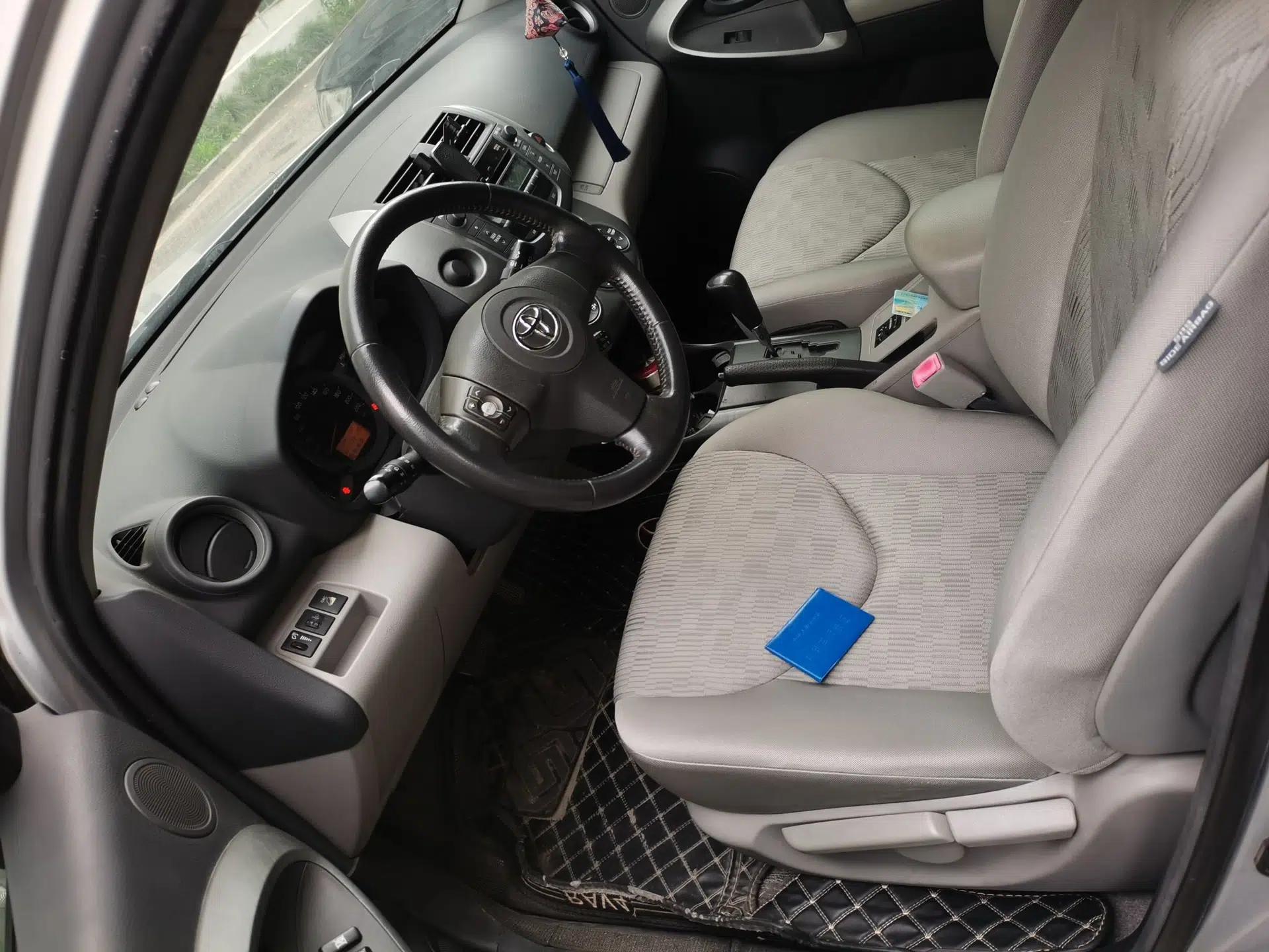 Toyota RAV4 2009 2.0L Automatic Luxury Edition — миниатюра 15