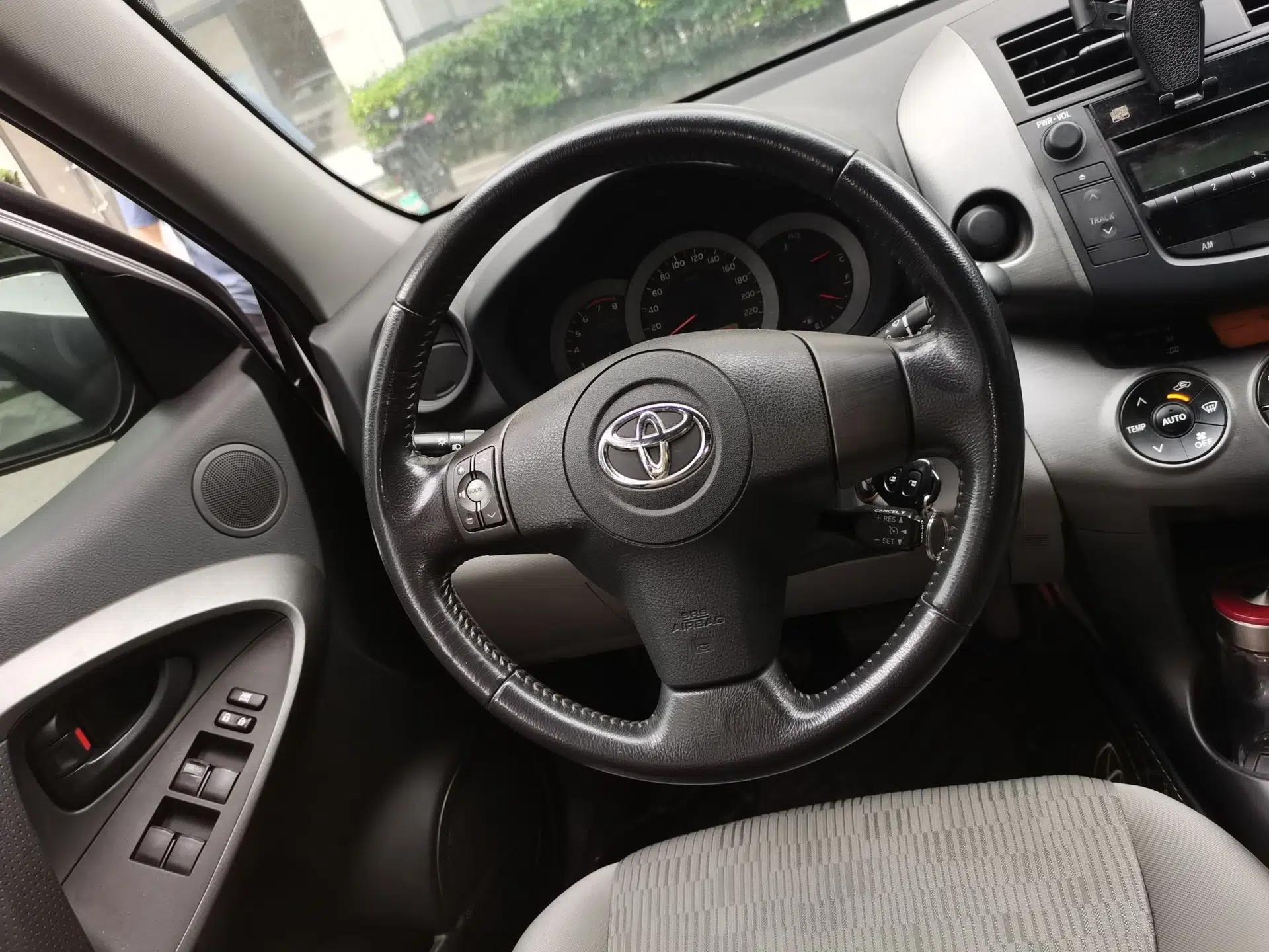 Toyota RAV4 2009 2.0L Automatic Luxury Edition — миниатюра 10