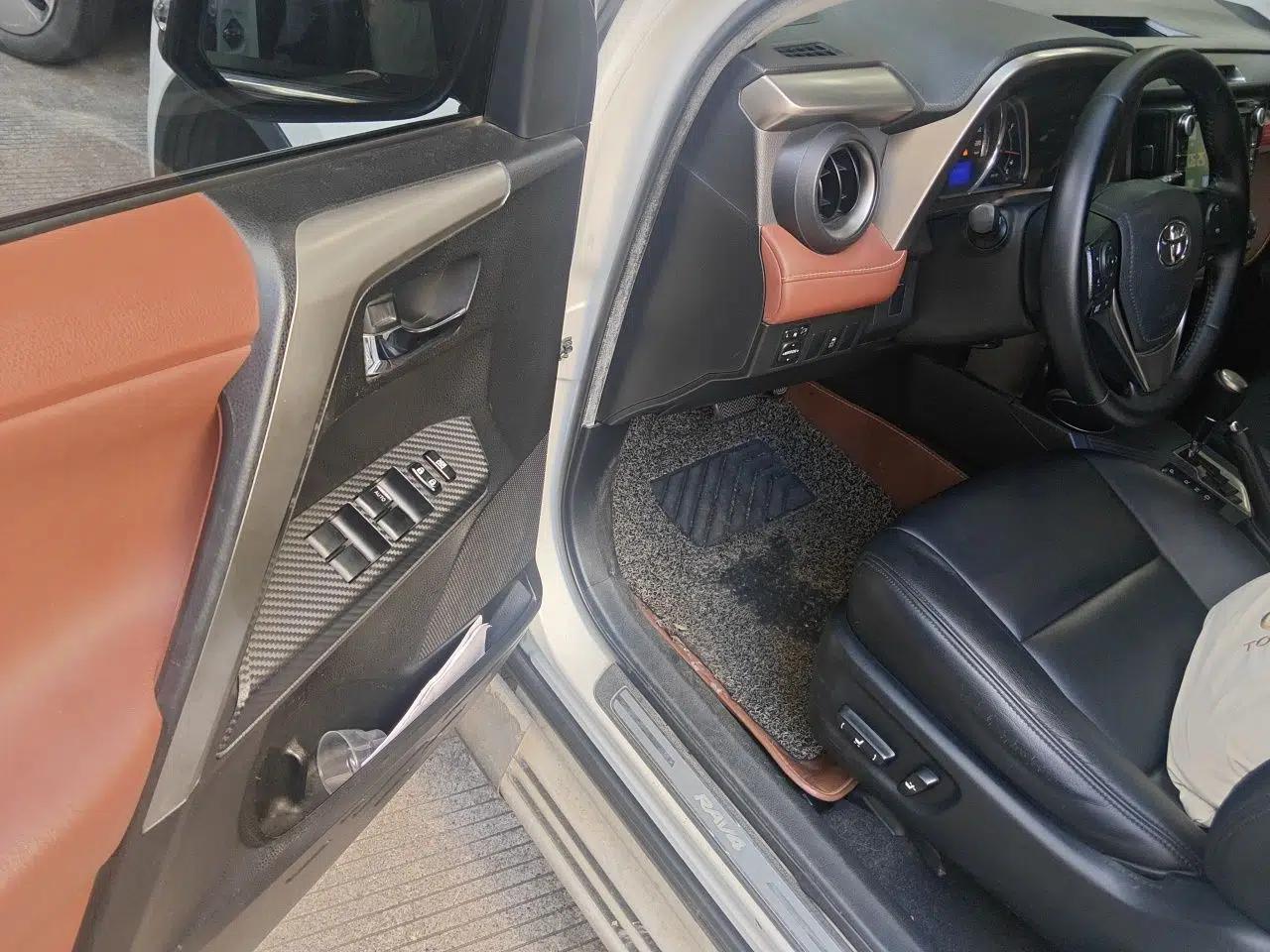 Toyota RAV4 2013 2.5L Automatic 4x4 Luxury Edition — миниатюра 16