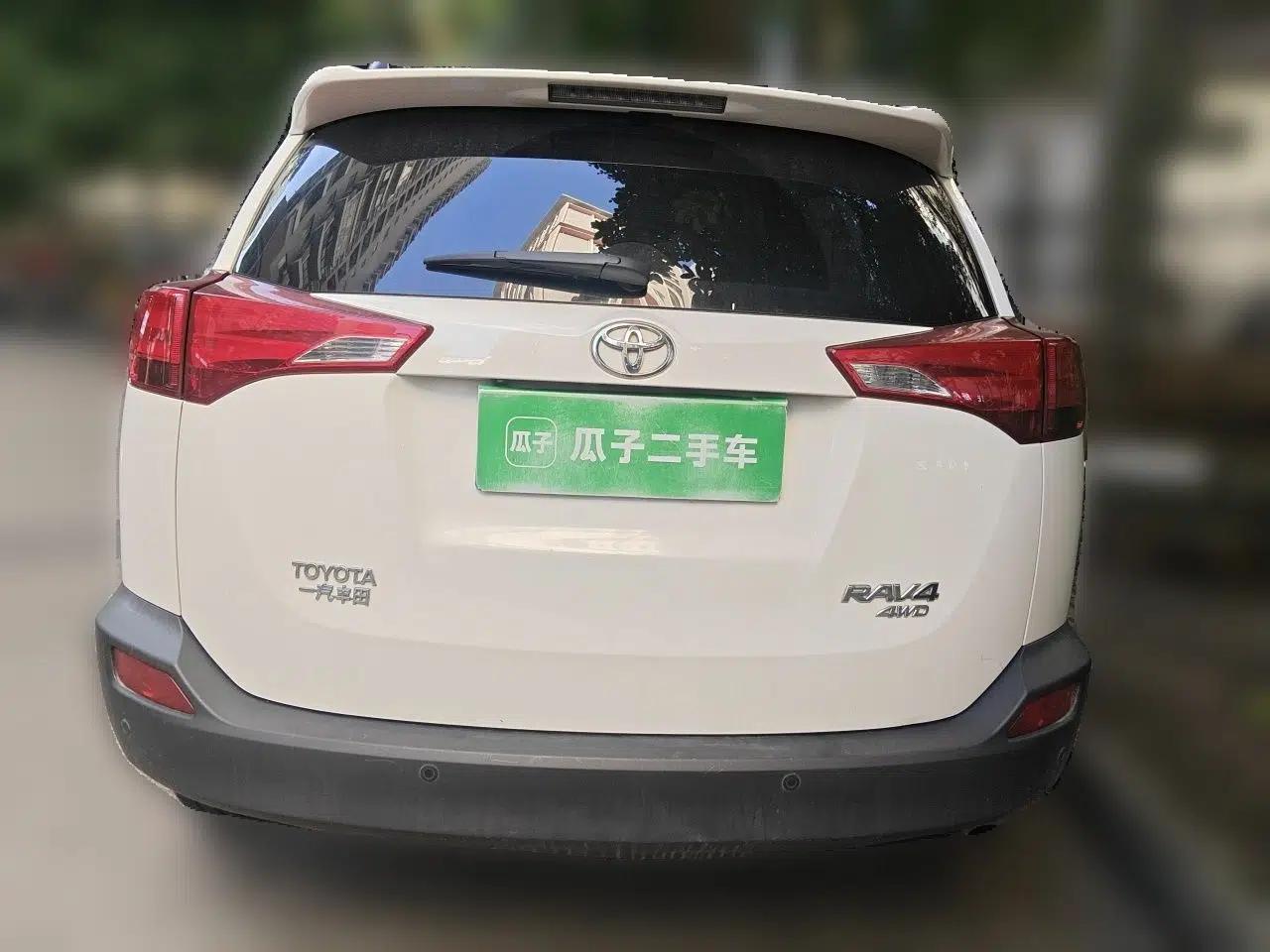 Toyota RAV4 2013 2.5L Automatic 4x4 Luxury Edition — миниатюра 5