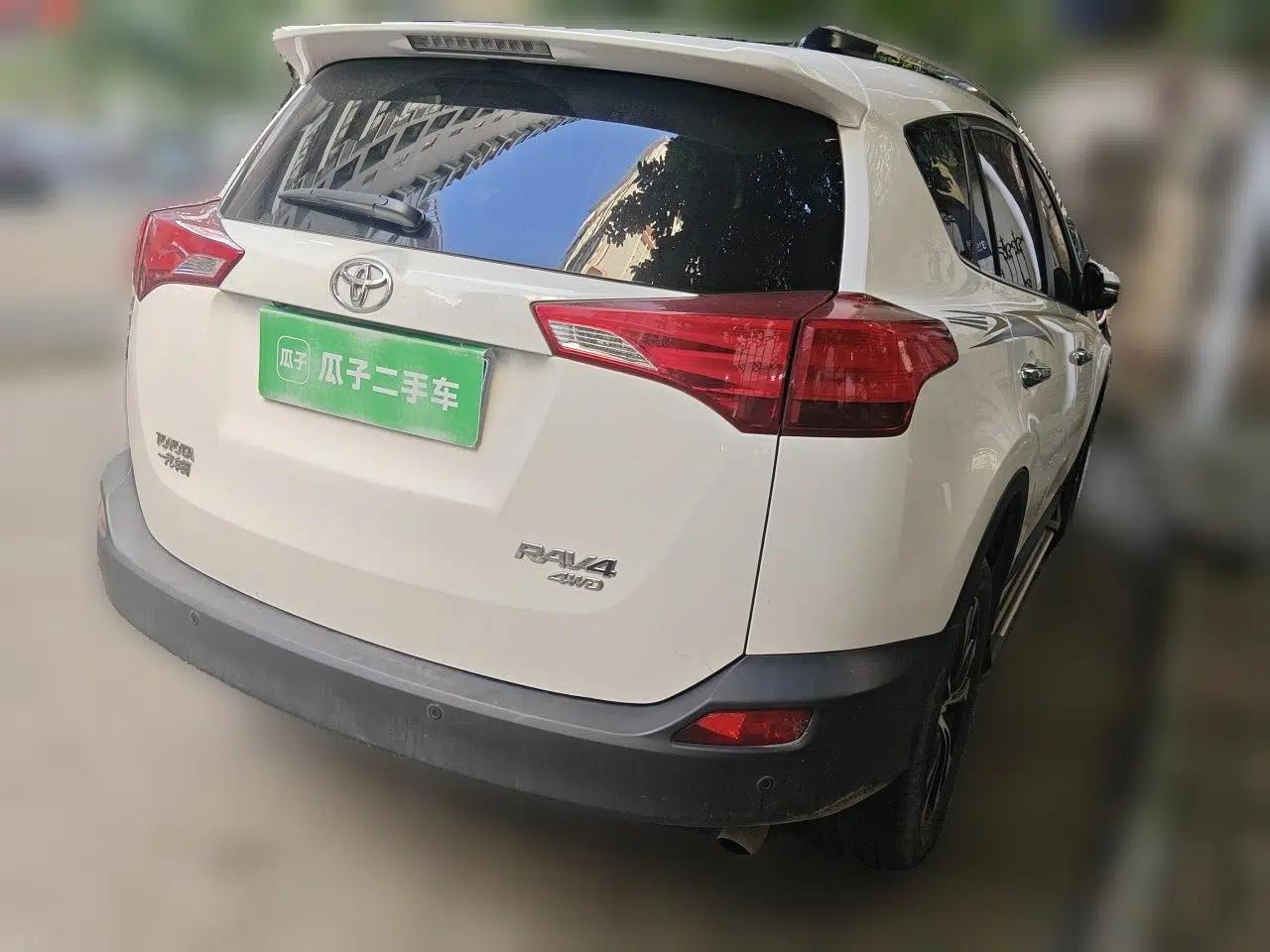 Toyota RAV4 2013 2.5L Automatic 4x4 Luxury Edition — миниатюра 6