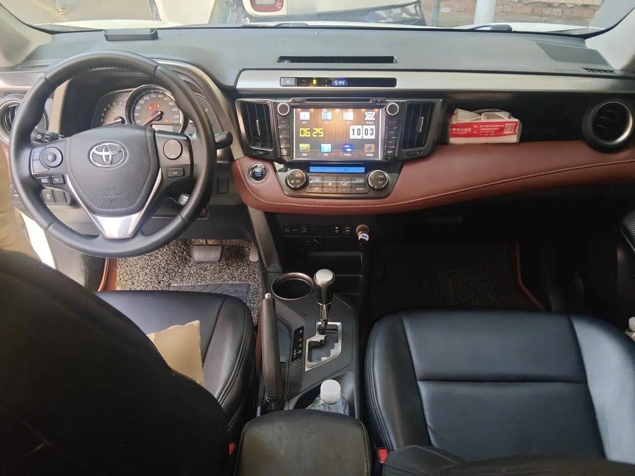 Toyota RAV4 2013 2.5L Automatic 4x4 Luxury Edition — миниатюра 9