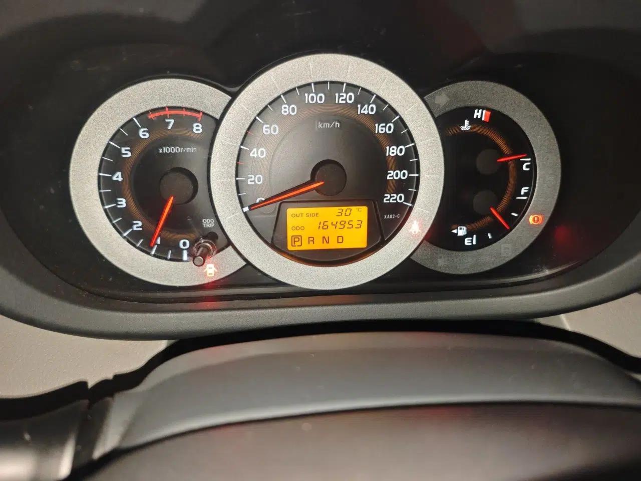 Toyota RAV4 2011 2.0L Automatic Classic Edition — миниатюра 12