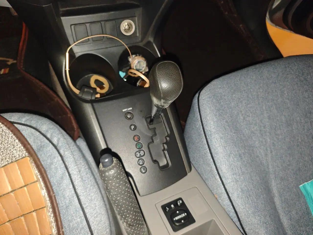 Toyota RAV4 2011 2.0L Automatic Classic Edition — миниатюра 14