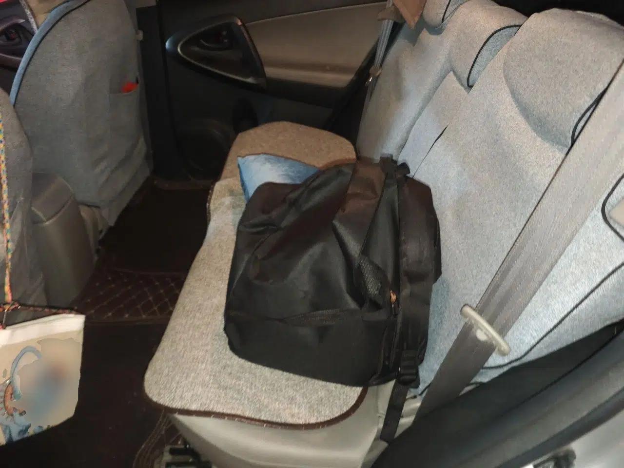 Toyota RAV4 2011 2.0L Automatic Classic Edition — миниатюра 17