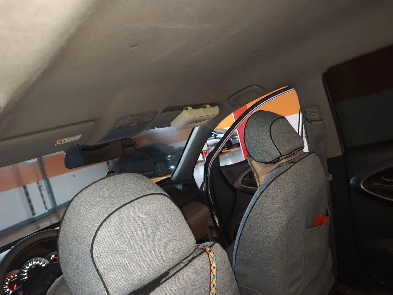 Toyota RAV4 2011 2.0L Automatic Classic Edition — миниатюра 18