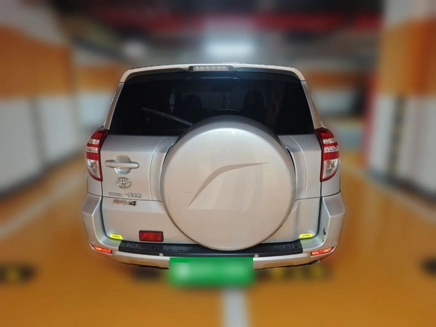 Toyota RAV4 2011 2.0L Automatic Classic Edition — миниатюра 5