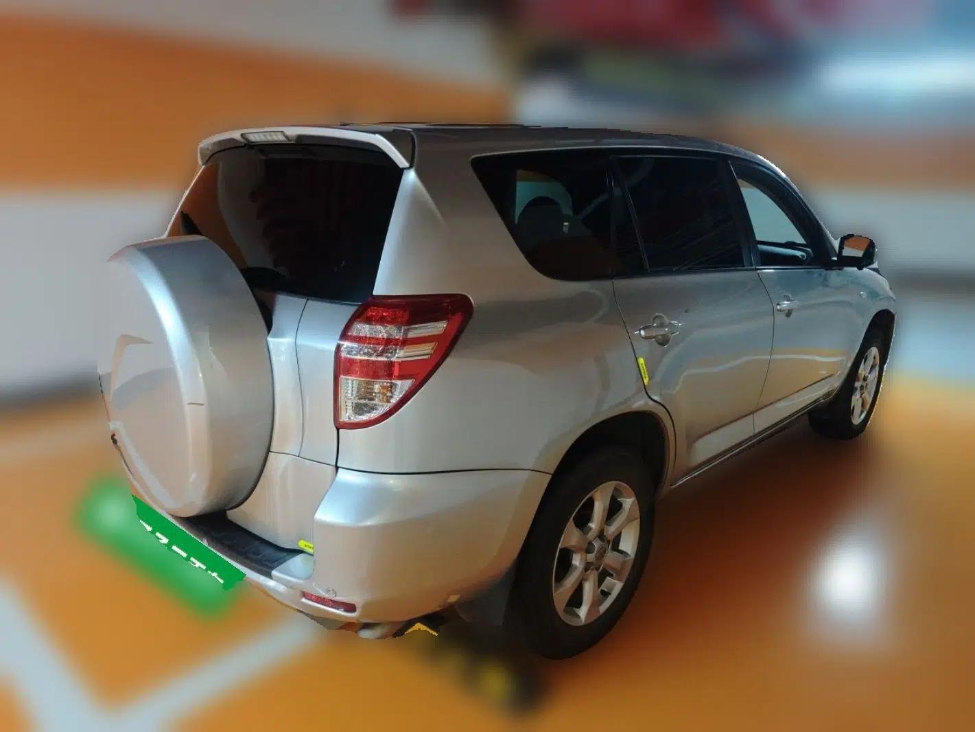 Toyota RAV4 2011 2.0L Automatic Classic Edition — миниатюра 6