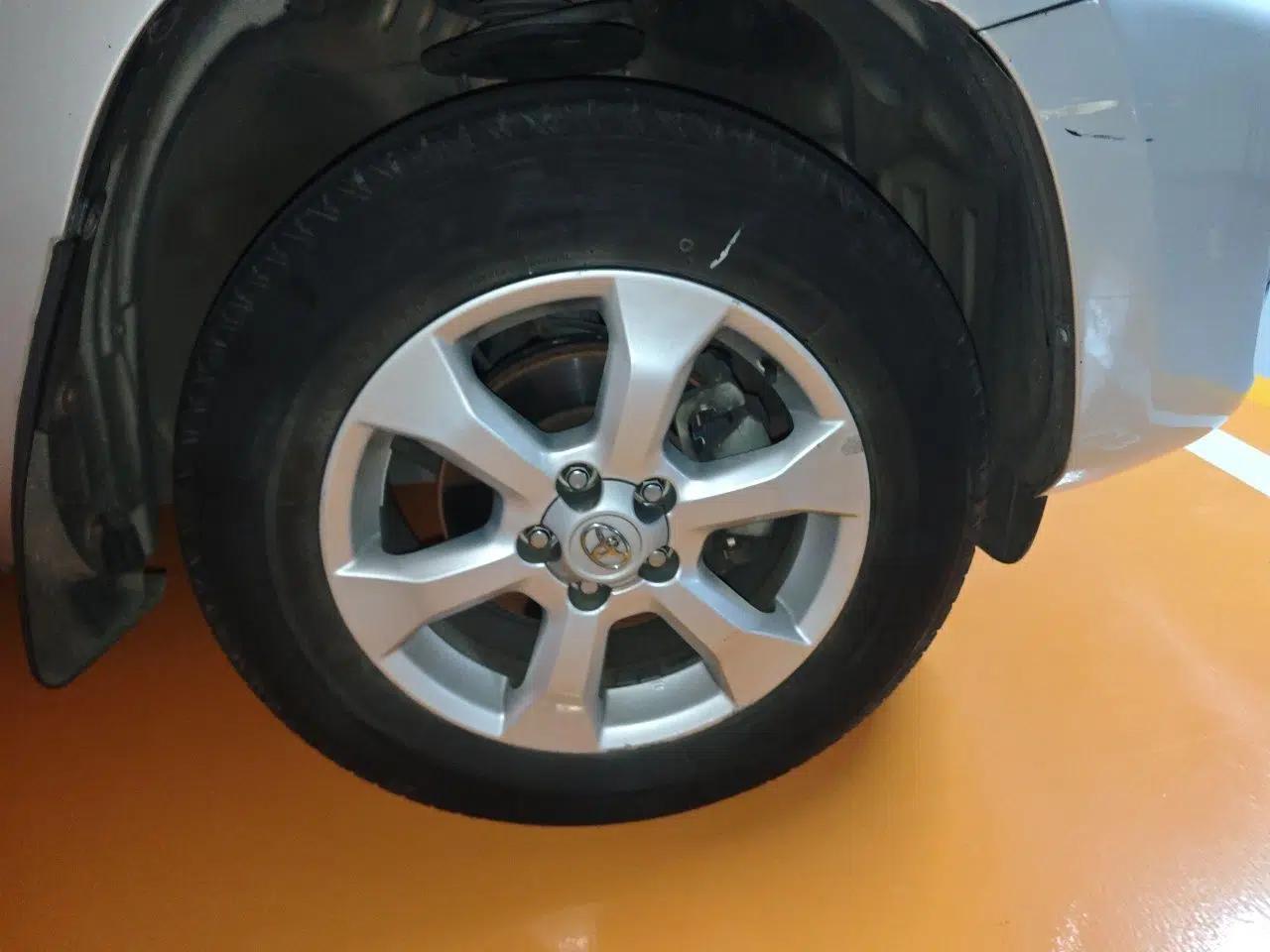 Toyota RAV4 2011 2.0L Automatic Classic Edition — миниатюра 8