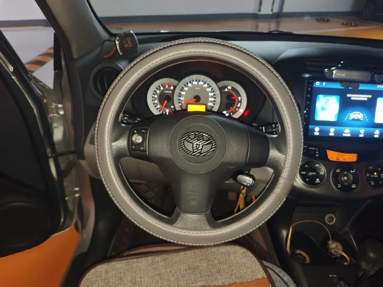 Toyota RAV4 2011 2.0L Automatic Classic Edition — миниатюра 10