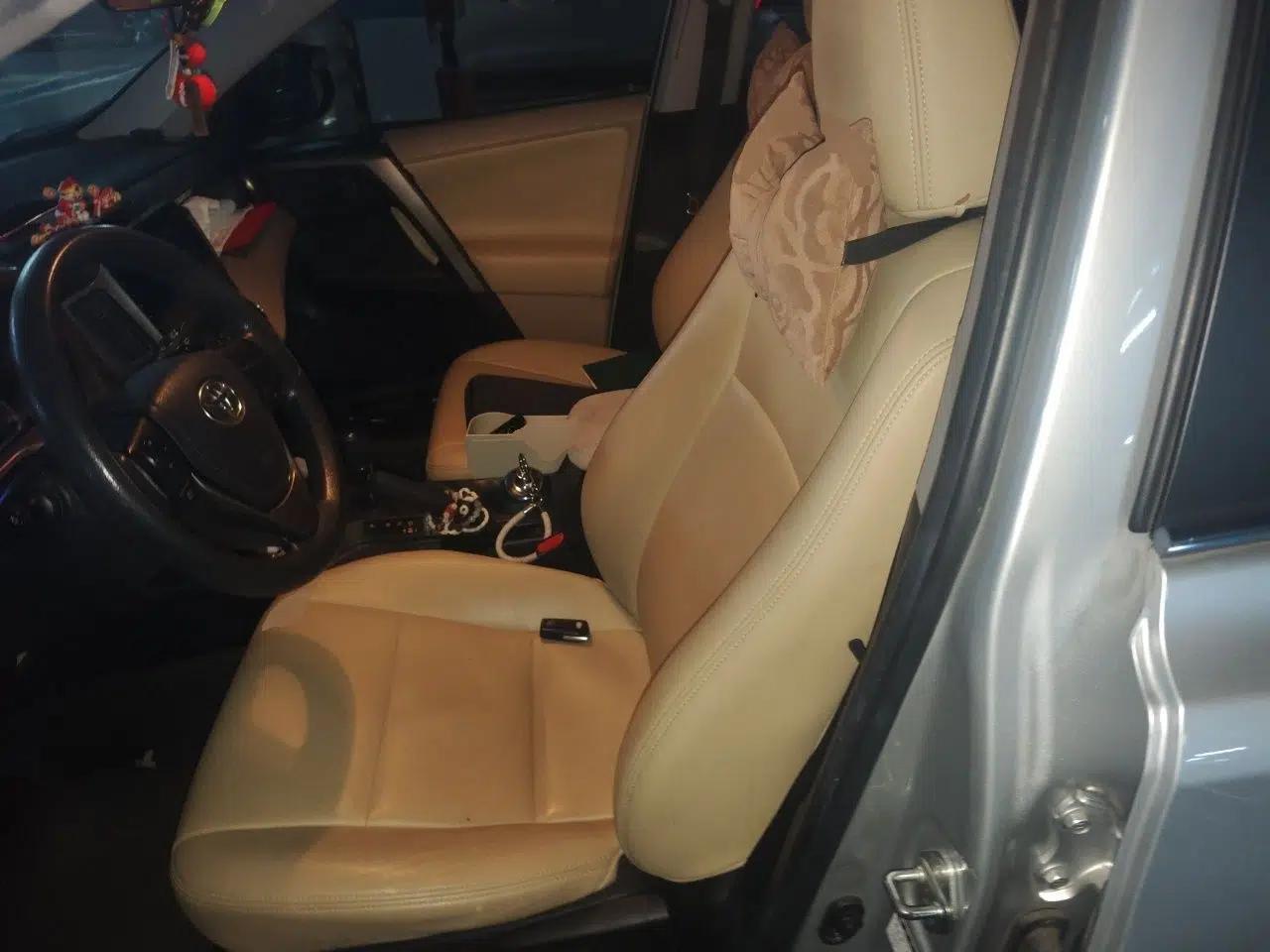 Toyota RAV4 2013 2.0L CVT Two-Wheel Drive Urban Edition — миниатюра 15