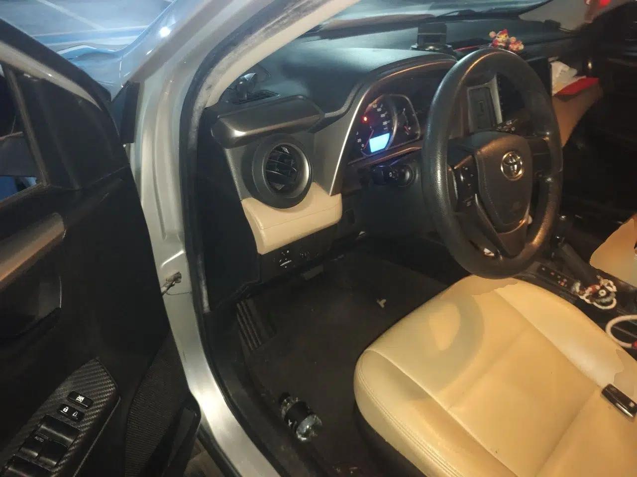Toyota RAV4 2013 2.0L CVT Two-Wheel Drive Urban Edition — миниатюра 16