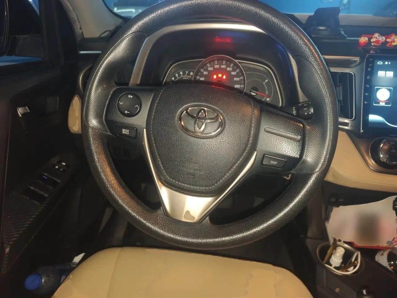 Toyota RAV4 2013 2.0L CVT Two-Wheel Drive Urban Edition — миниатюра 10