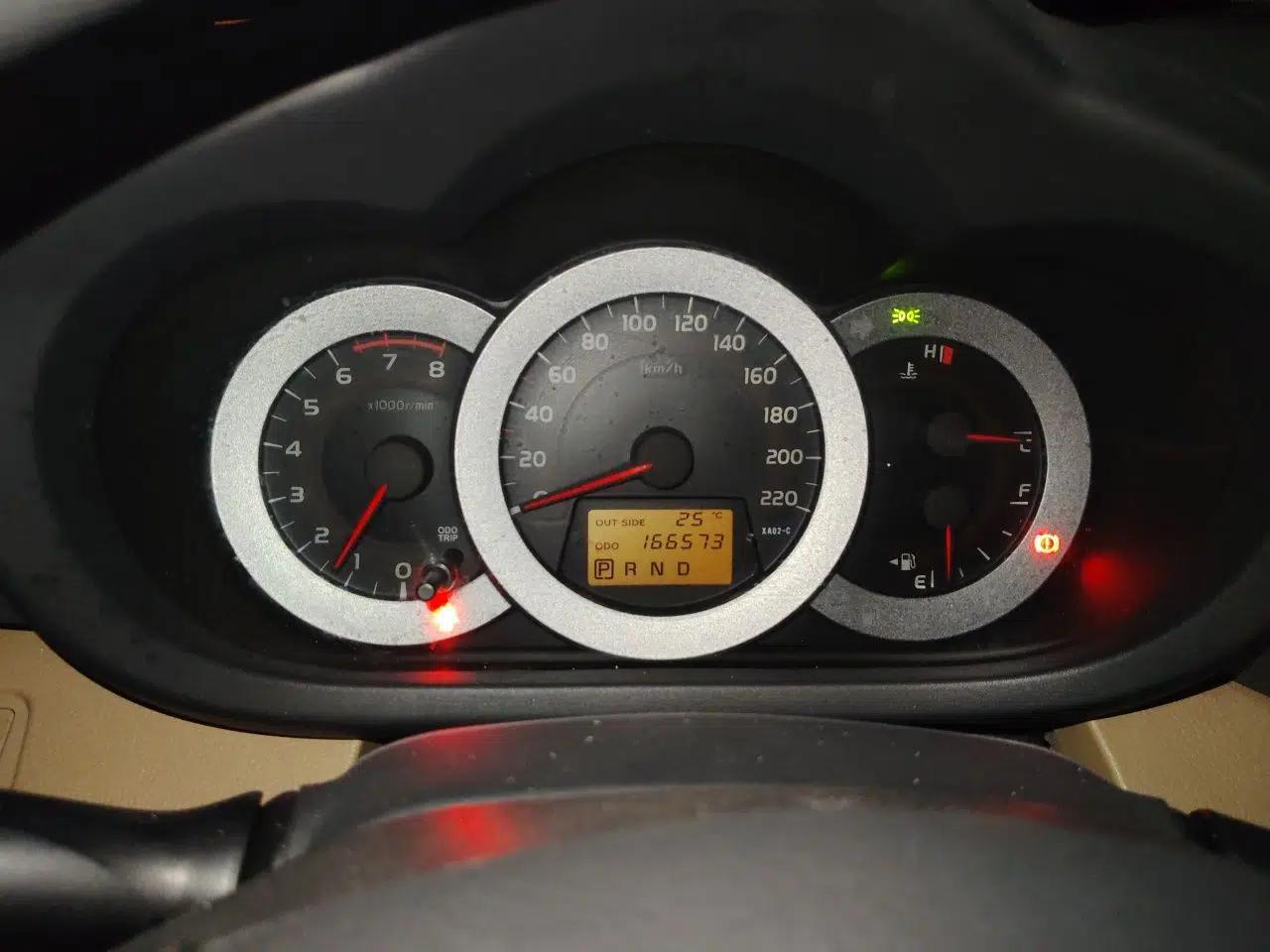 Toyota RAV4 2011 2.0L Automatic Classic Edition — миниатюра 11