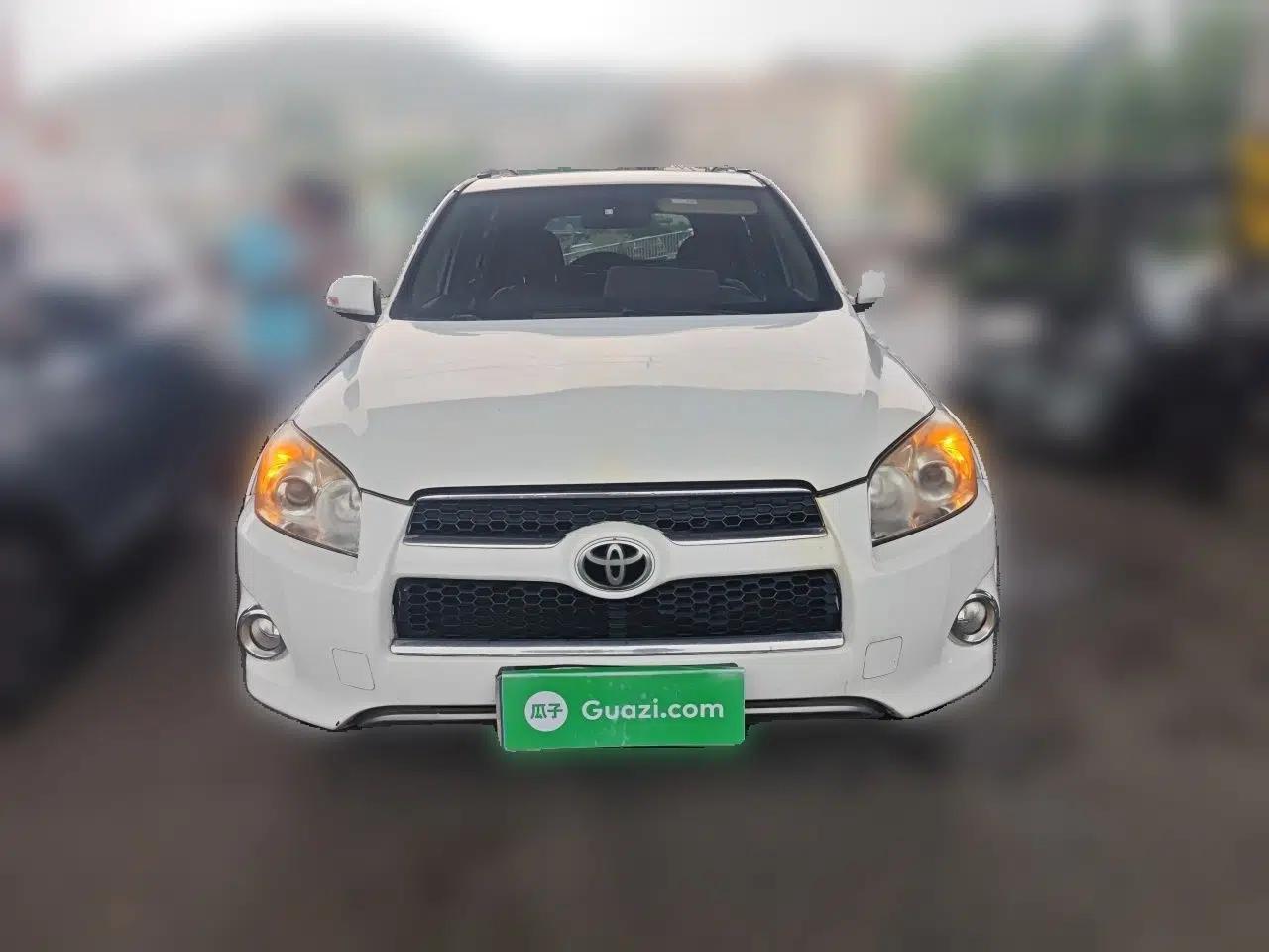 Toyota RAV4 2011 2.4L Automatic 4x4 Luxury Edition — миниатюра 2