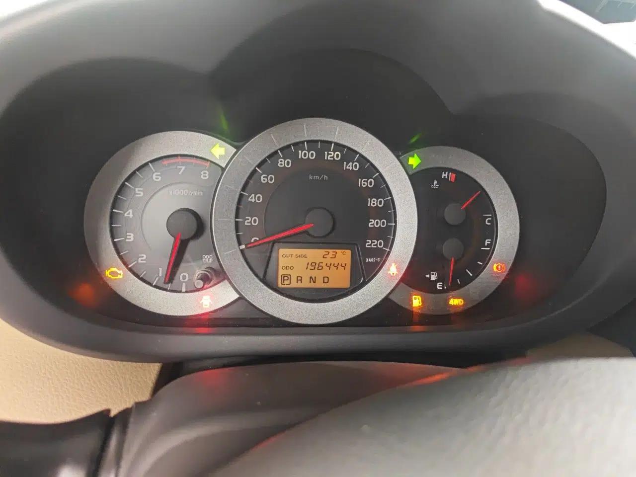 Toyota RAV4 2011 2.4L Automatic 4x4 Luxury Edition — миниатюра 11