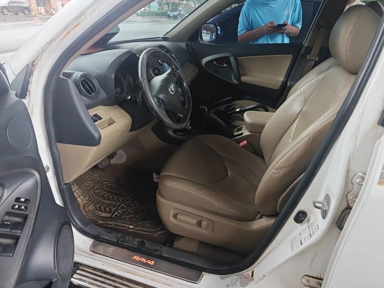 Toyota RAV4 2011 2.4L Automatic 4x4 Luxury Edition — миниатюра 15