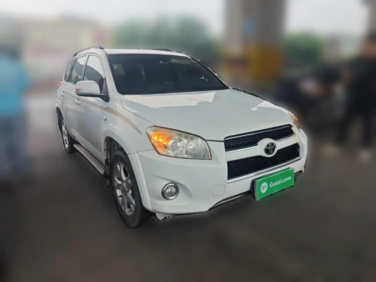 Toyota RAV4 2011 2.4L Automatic 4x4 Luxury Edition — миниатюра 3