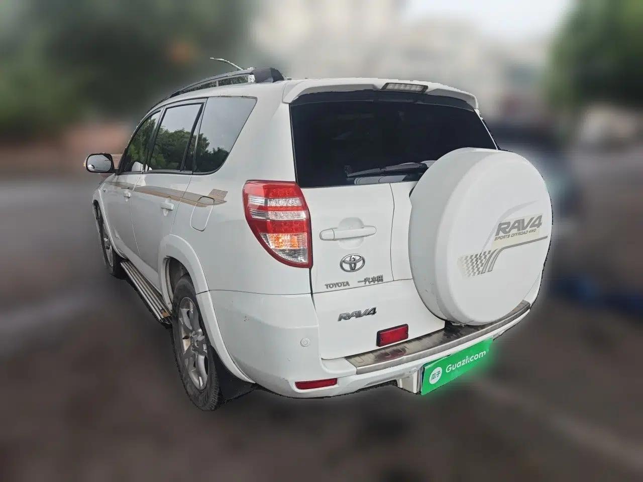 Toyota RAV4 2011 2.4L Automatic 4x4 Luxury Edition — миниатюра 4