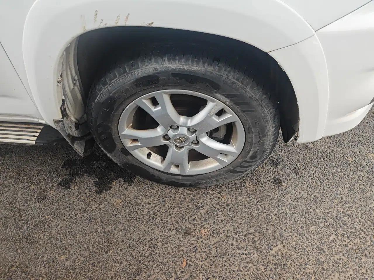 Toyota RAV4 2011 2.4L Automatic 4x4 Luxury Edition — миниатюра 8
